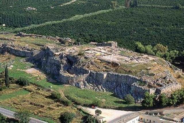 Tiryns - Aerial view of the Mycenaean citadel 